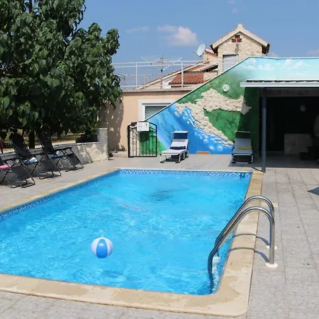 Nadalina - Five Bedrrom With Pool